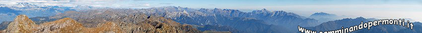 09 12309 Panoramica dal Pizzo Tre Signori.jpg